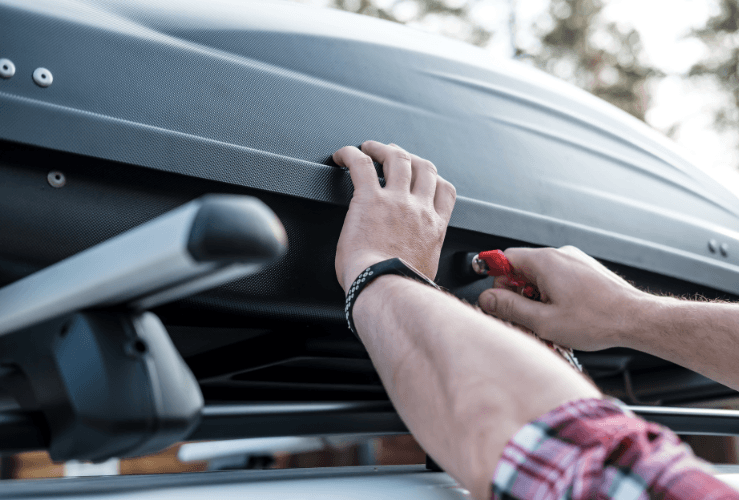 Car roof box