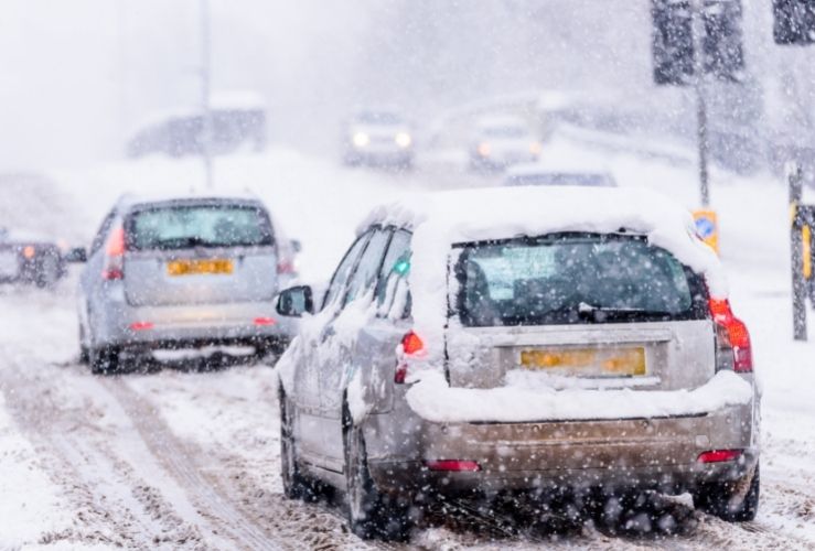 Driving on UK roads in snow