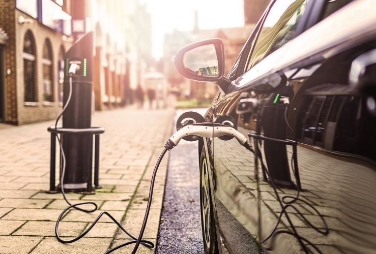 Electric vehicle charging on street